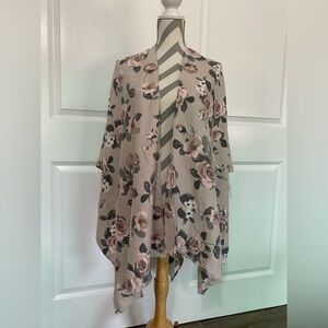 LC Lauren Conrad Blush Floral Motif Kimono